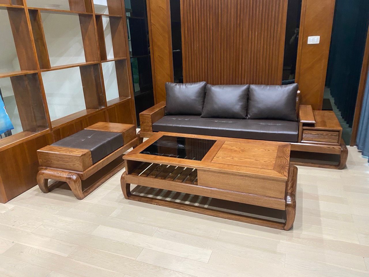 Bộ bàn ghế sofa gỗ cho phòng khách nhỏ mẫu mới 2024